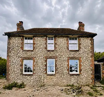 Red Grandis Sash Window Ruckinge Banner